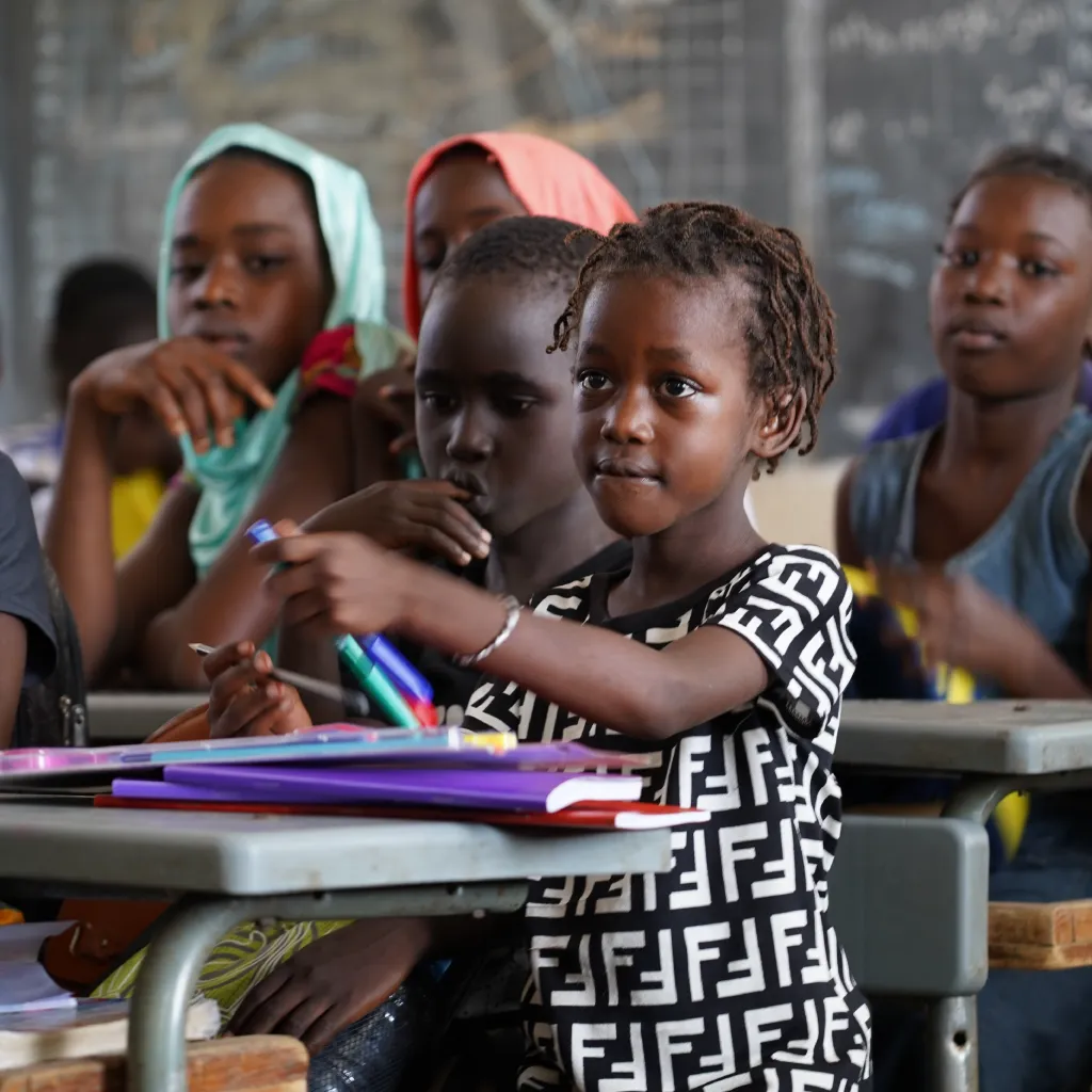 Programme d'accès à la scolarité pour les enfants en zones défavorisées